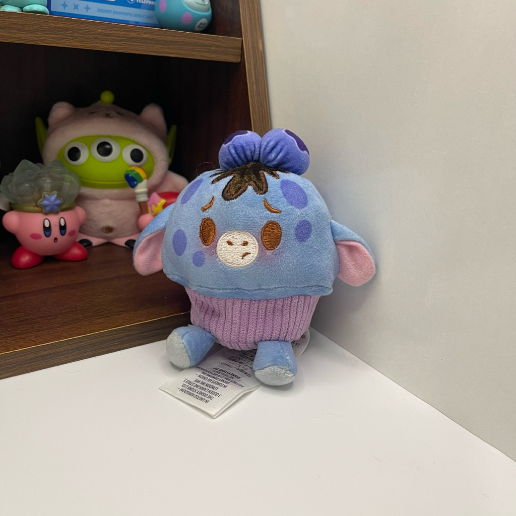 พร้อมส่ง พวงกุญแจ ตุ๊กตาอียอ Disney Munchlings Eeyore Blueberry Muffin มือสอง สภาพดี คัสตอมพวง