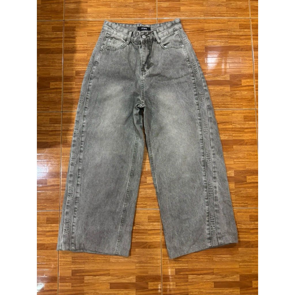 กางเกงยีนส์ ขากระบอกใหญ่ ป้าย ATIPA‼️ ไซส์ m ‼️ตำหนิ เอาไปตัดขามา‼️