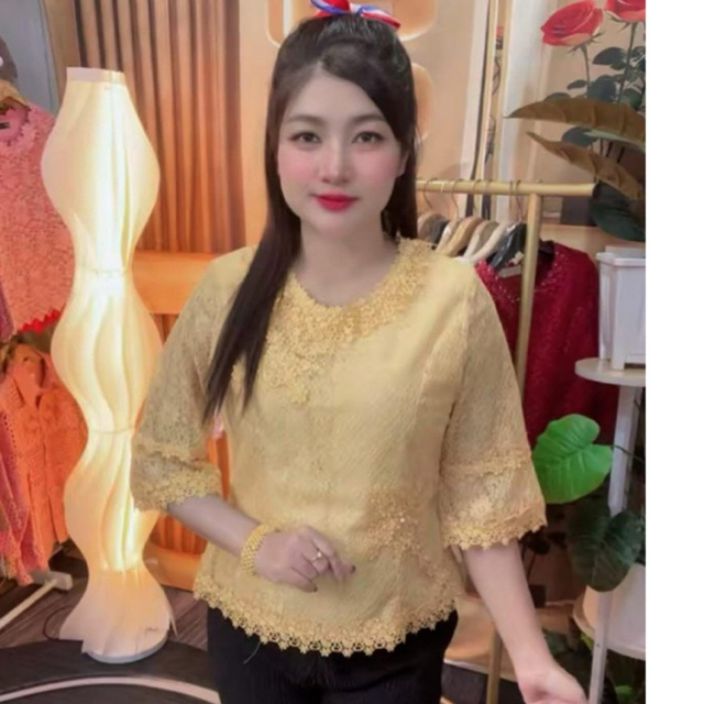 เสื้อลูกไม้คอกลมแขนกระดิ่งผ้าลูกไม้เกรดAใส่ออกงานสวยเด่น