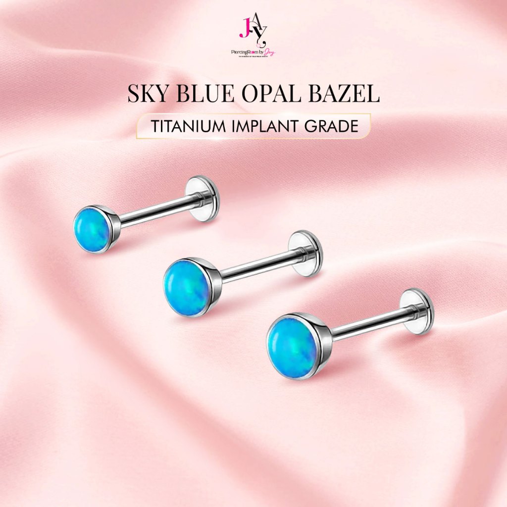 Piercingroom by Jay จิว/ต่างหูแป้นแบน สำหรับผิวแพ้ง่าย Sky Blue Opal Bazel Titanium เกรดการแพทย์ (ราคาต่อชิ้น)