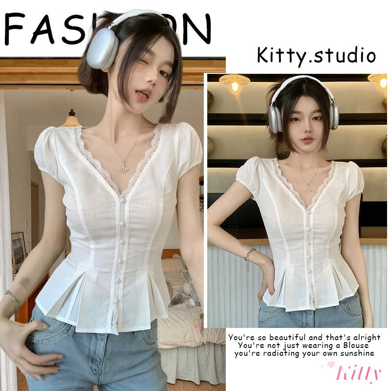 Kitty พร้อมส่ง🌸เสื้อเชิ้ตแขนสั้นลูกไม้ 🎀 คอวี สไตล์ฝรั่งเศส ทรงกระชับ ทรงเข้ารูปสวยหรู แฟชั่นเซ็กซี่ใส่ดูผม