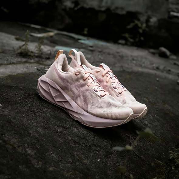 [ PREORDER ] Women รองเท้าวิ่ง ASICS NOVABLAST 5 Sku 1012B765-702 สี Pearl Pink Morganite สินค้าแท้ 100%