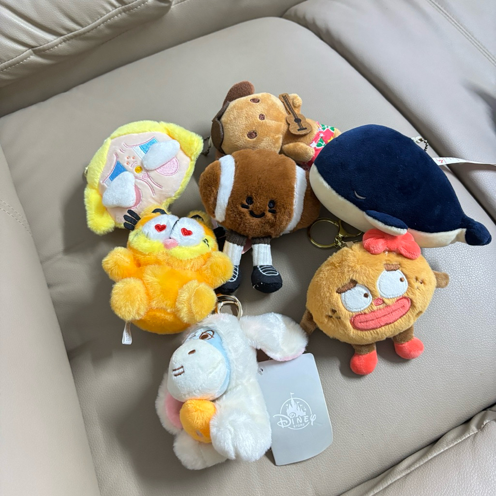 ตุ๊กตาตู้คีบ พวงกุญเเจตู้คีบ