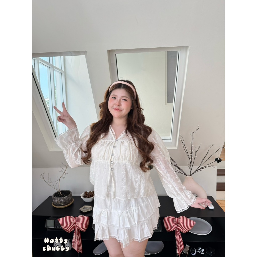 Jewel Bel - เสื้อแขนยาวปักฉลุ แต่งกระดุมเพชร อกฟรีไซส์ 38-50 นิ้ว เสื้อสาวอวบ ชุดไปทะเล ไซส์ใหญ่