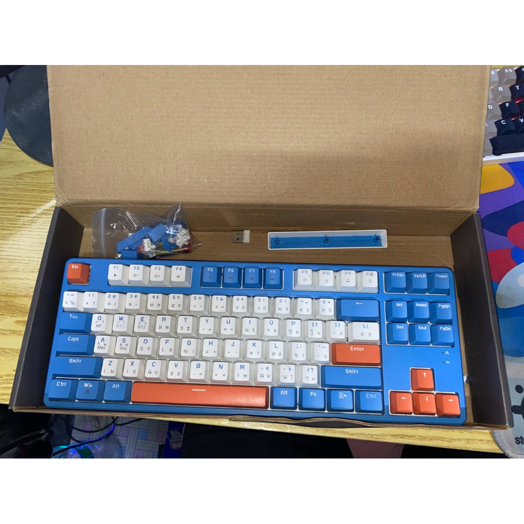 (สินค้ามือสอง) Ajazz AK871 White Tea Mechanical Red Switch Wireless 2.4 Ghz / Bluetooth (โปรดอ่านก่อ