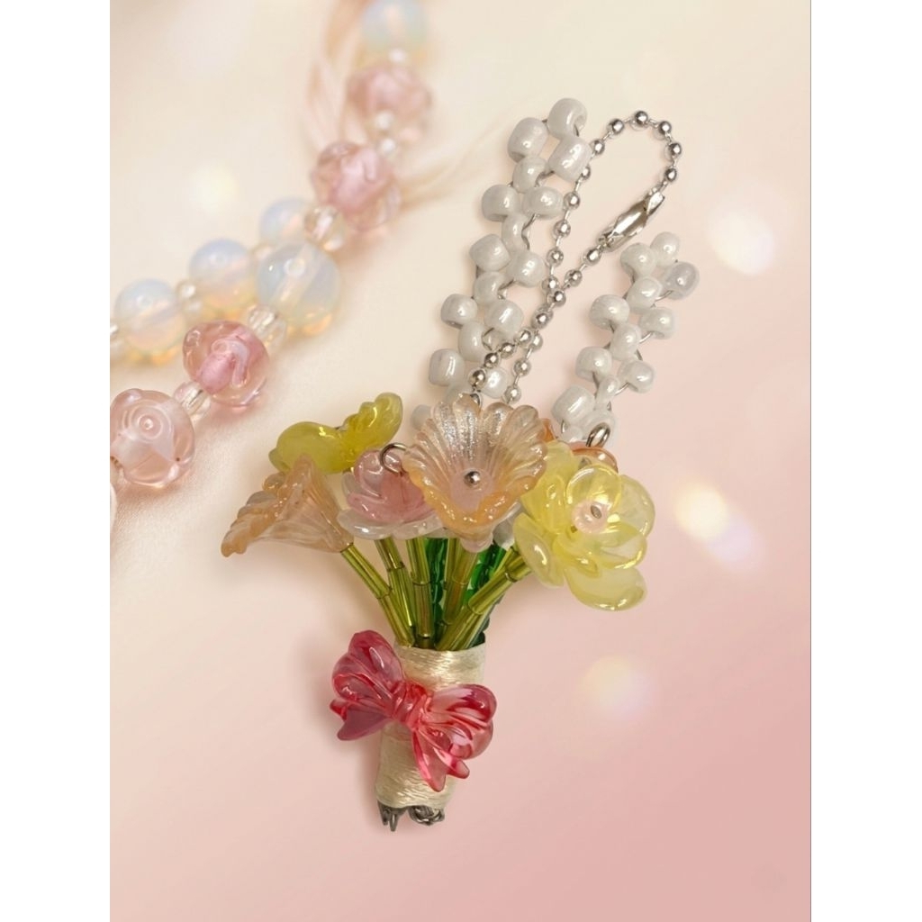 "Ever Bloom Charms"พวงกุญแจช่อดอกไม้