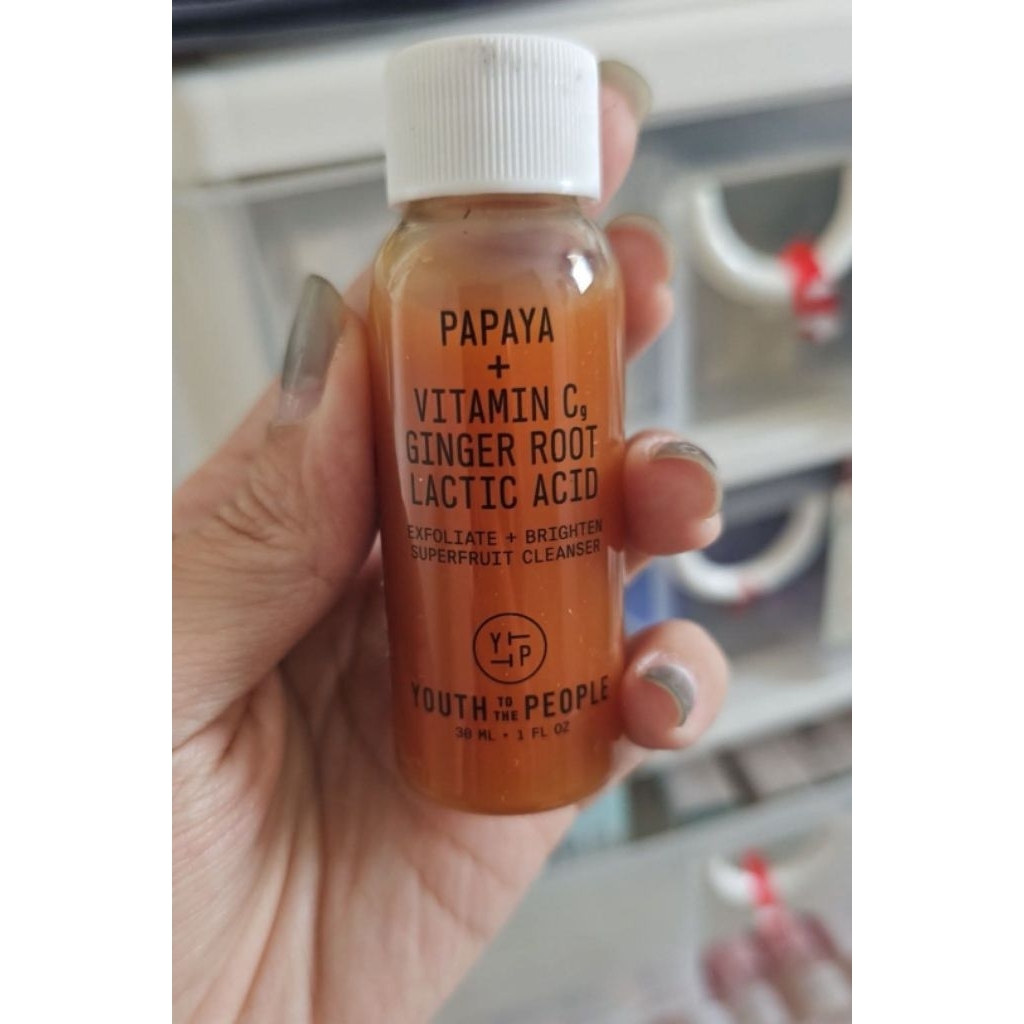 Youth To The People Superfruit Gentle Exfoliating Cleanser with Vitamin C + Papaya 30 ml