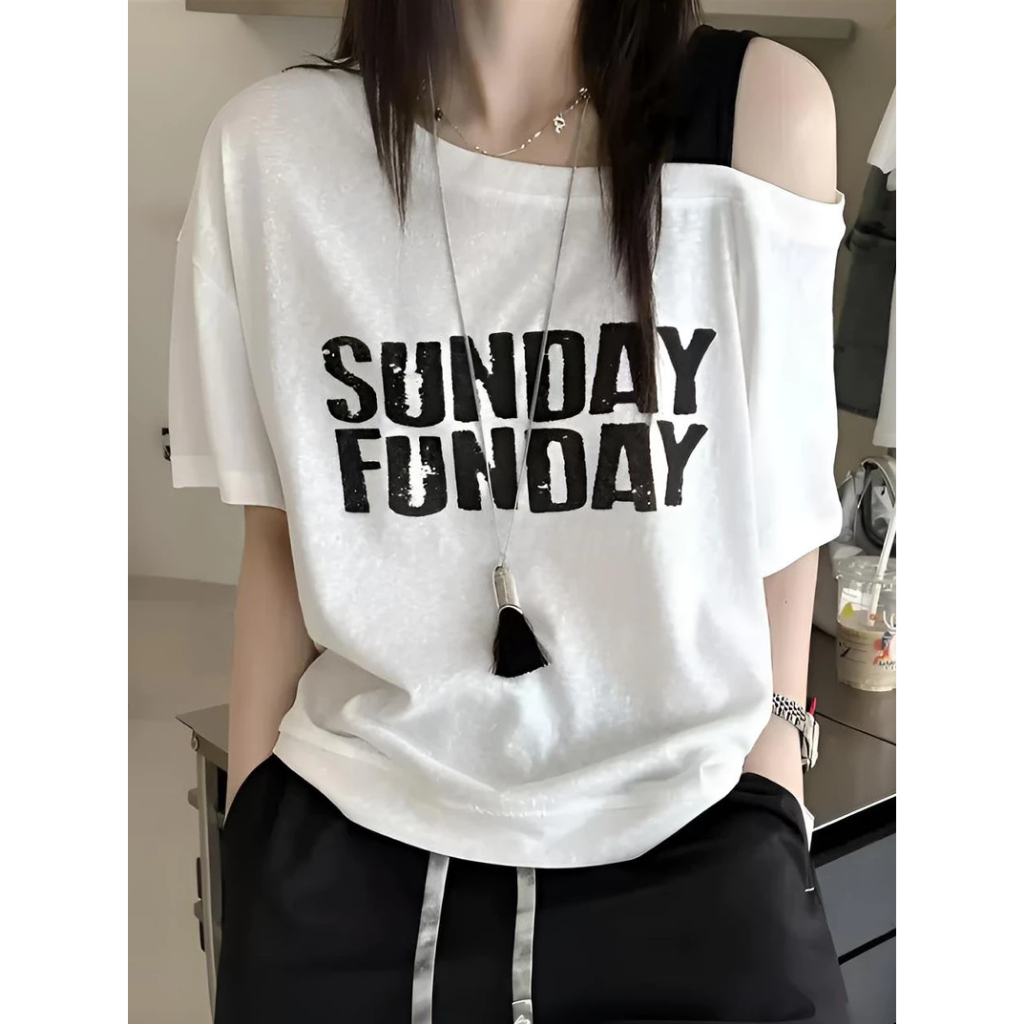 เสื้อยืดเปิดไหล่ เสื้อเเขนสั้นผู้หญิง เสื้อปาดไหล่สาวอวบใส่ได้ ทรงหลวม สไตล์วินเทจเกาหลี ใส่เเบบเปิดไหล่ได้ ผ้านิ่ม XL