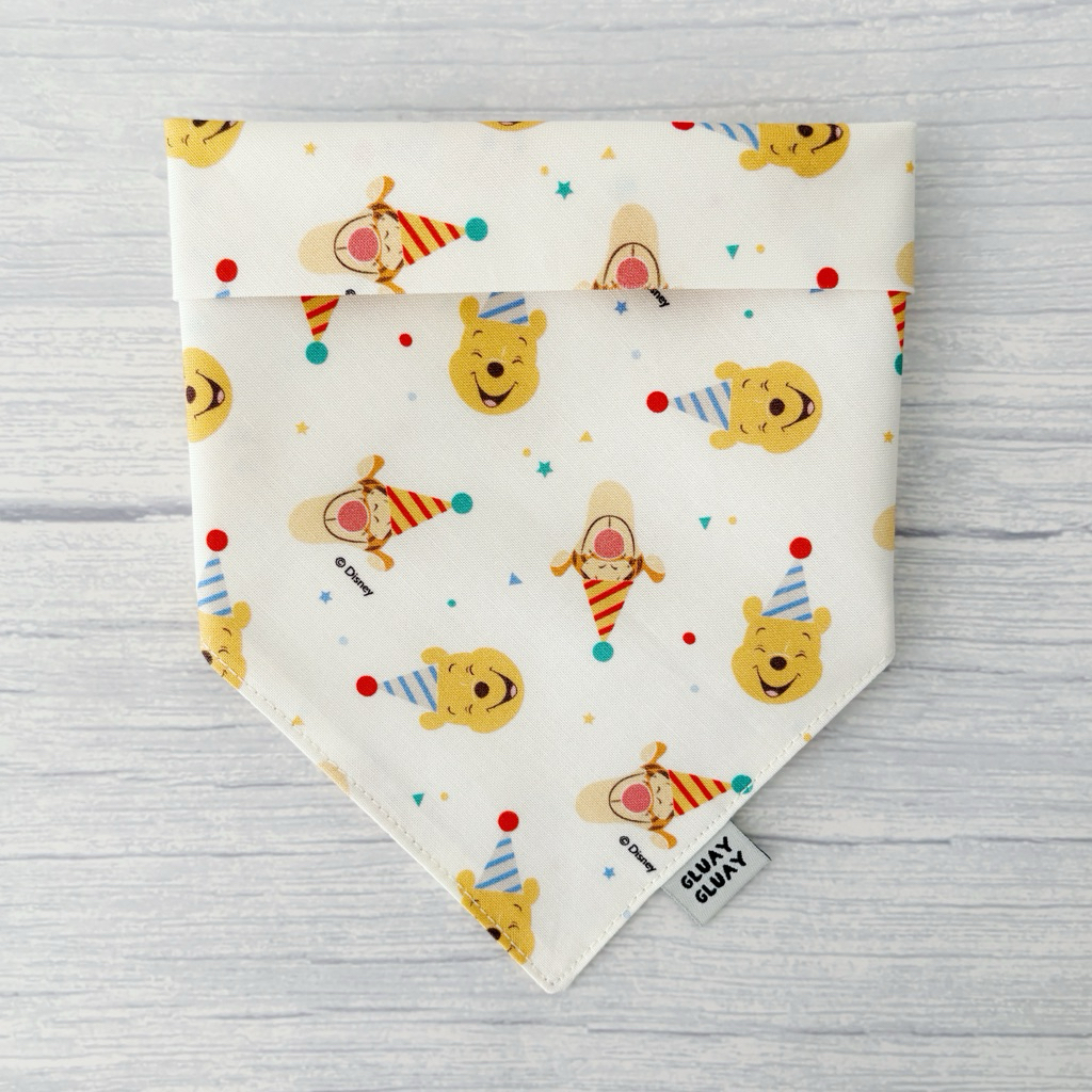 GLUAY GLUAY - ผ้าพันคอหมาแมว ผ้าพันคอสัตว์เลี้ยง - Pawty Time! Winnie the pooh