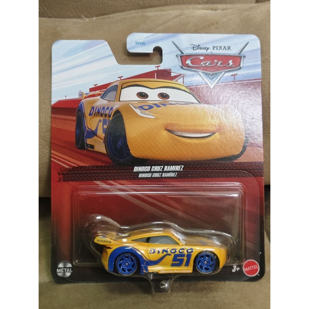 Dinoco Cruz Ramirez ซึ่งเป็นรถของเล่นเหล็ก (Die-cast) ขนาด 1:55 จากแบรนด์ Mattel