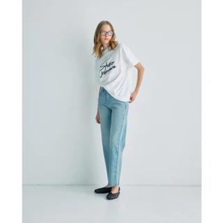 STUDIO UNKNOWN - Signature Script T-Shirt เสื้อยืดแบรนด์ดีไซน์ตัวเขียนสกรีนด้วยเทคนิค DFT