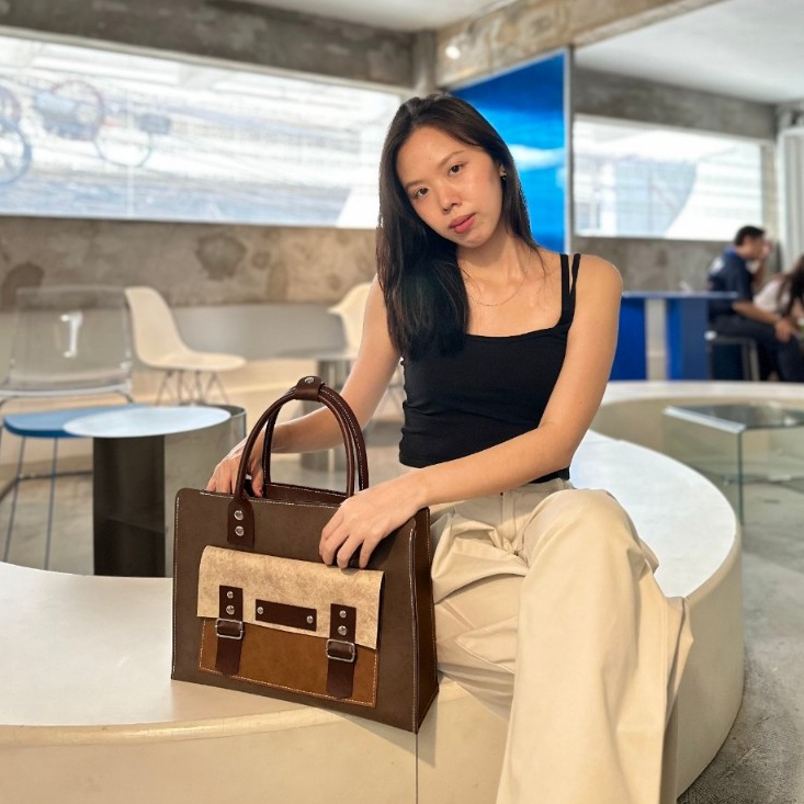 Jeanne.Designed | Madam Bag  กระเป๋าไปเรียน ไปทำงาน ใส่ NoteBook  มีสายสะพาย ปรับ ถอดแยกได้ - by Jeanne Designed