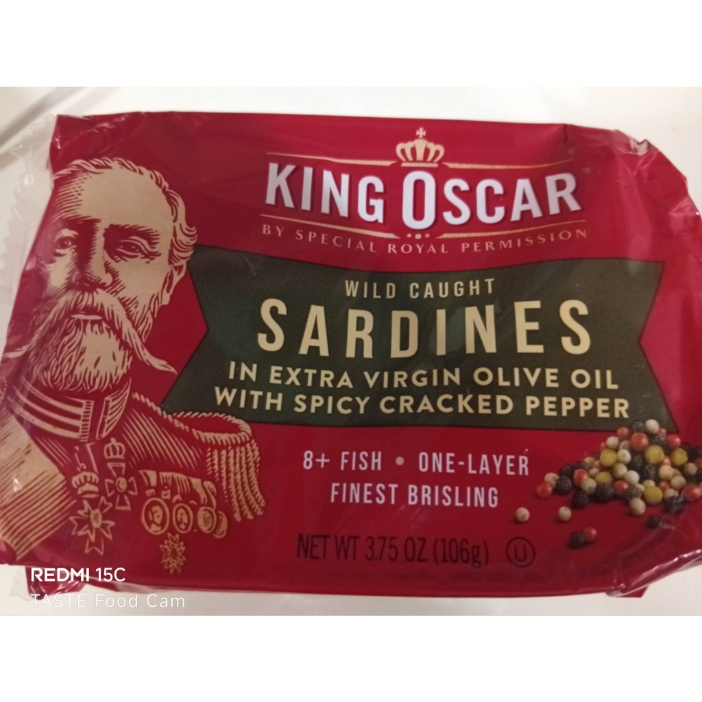 KING OSCAR Finest Wild Caught Sardines in Extra Virgin Olive Oil with Cracked Pepper 106g