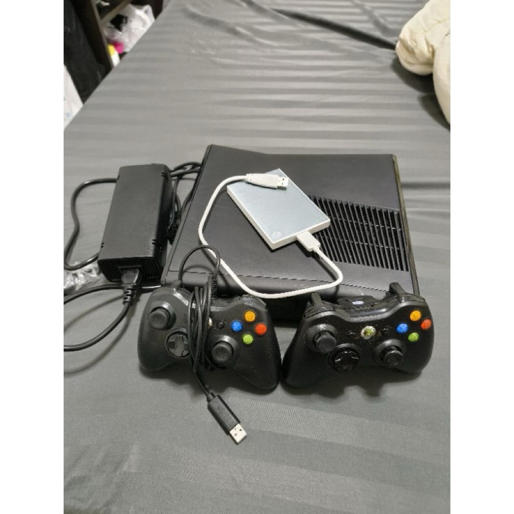 Xbox360 slim e มือสองสภาพสวยมากแปลงJTAG/RGH พร้อมเกมส์ในHd กว่า 200 +
