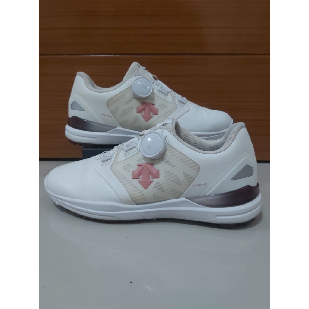 รองเท้ากอล์ฟมือสอง Descente R90 Boa spikeless Eur36 23.0cm