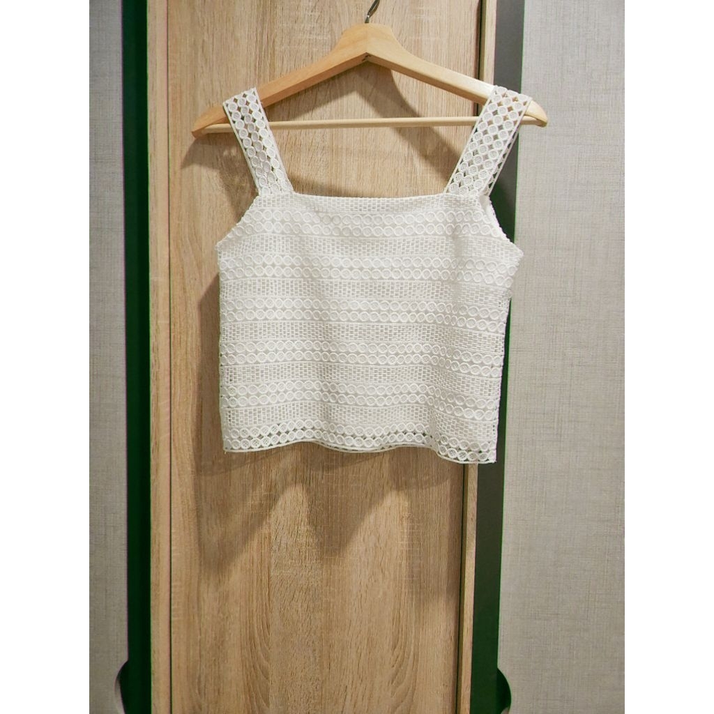 เสื้อลูกไม้ RMV Collection สีขาว *Used* ใส่ไปคาเฟ่ งานบุญ งานบวช ขอสาวหวานค่ะ