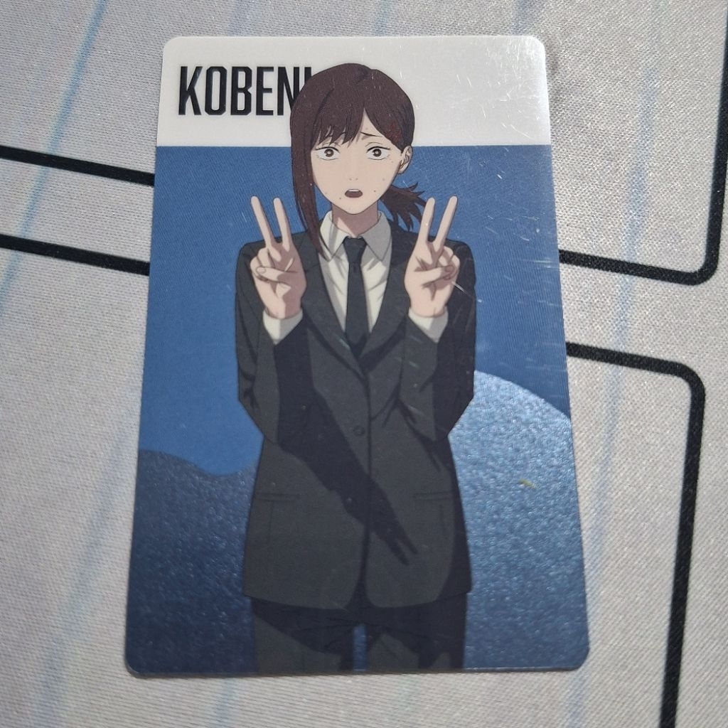 การ์ดสะสมลายตัวละคร Kobeni Higashiyama จากเรื่อง Chainsaw Man [มือสอง มีริ้วรอย]