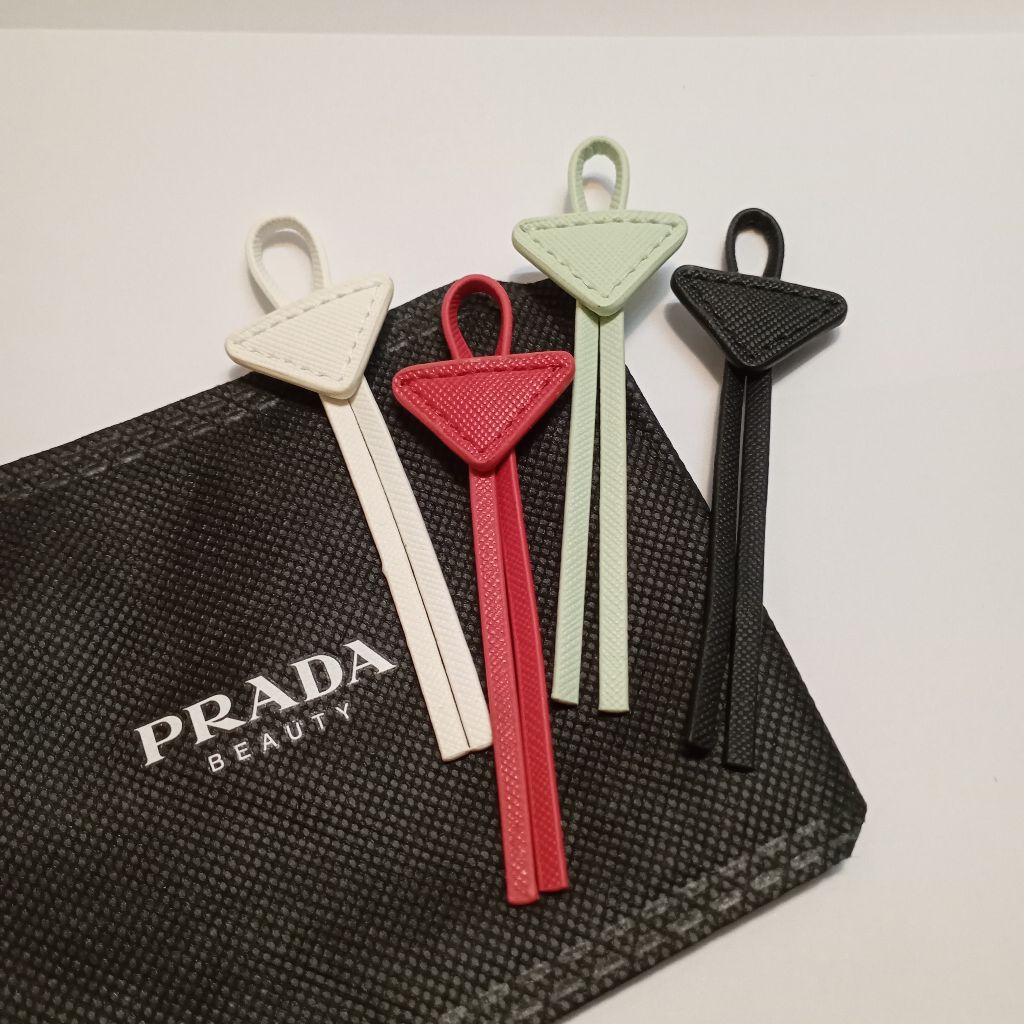พวงกุญแจหนัง PRADA ASCOT (BEAUTY) ของแท้ใหม่มือ 1 พร้อมส่ง
