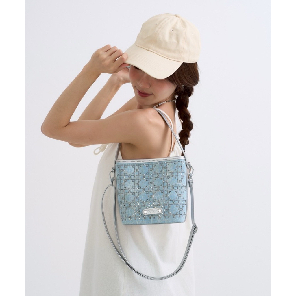 KEEP Bucket Bag ผ้ายีนส์ วิ้ง Diamond ทรงถัง สะพายข้าง น้ำหนักเบา [มีบริการหลังการขาย]