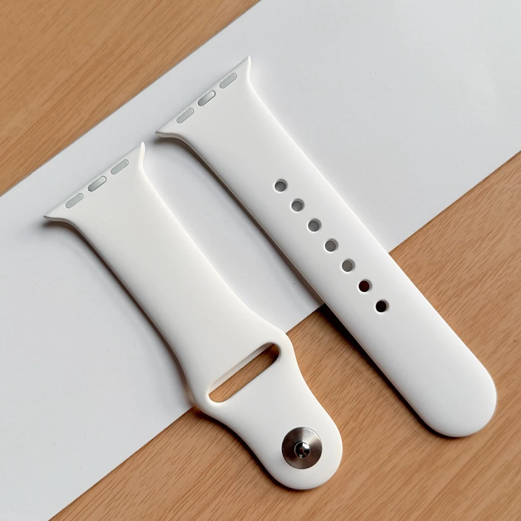สาย White Sport Band สายสั้น(S/M) มือหนึ่ง ของแท้💯 ไม่มีกล่องนะคะ