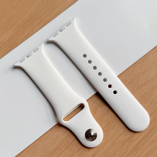 สาย White Sport Band สายสั้น(S/M) มือหนึ่ง ของแท้💯 ไม่มีกล่องนะคะ