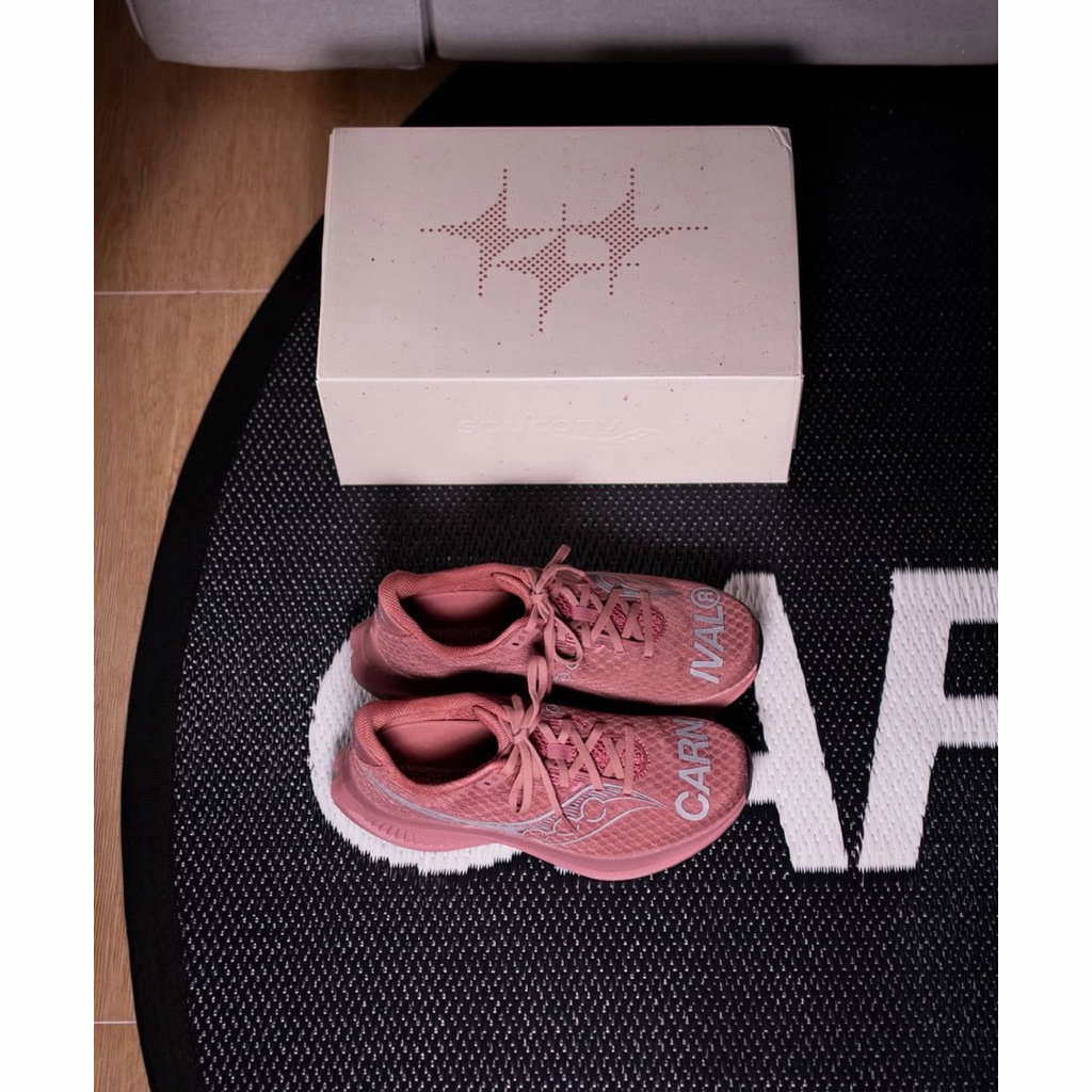 NEW SAUCONY x CARNIVAL ENDORPHIN SPEED 5