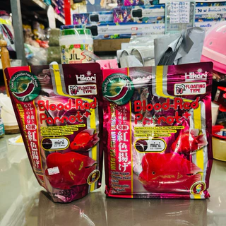 Hikari Blood-red Parrot อาหารสำหรับปลาหมอนกแก้ว . >เร่งสีแดงสดชัด >สุขภาพดี >เร่งโตรวดเร็ว . 🌶🍤🧬มีส่วนผสมของ พริก