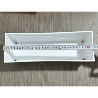 กระถางรางจิ๋ว มีรูระบายน้ำ ทรงสี่เหลี่ยมผืนผ้า ยาว 31.5 cm. สูง 10 cm. กว้าง 10 cm.{สั่ง2ชิ้นเพื่อป้องกันกระถางแตก}