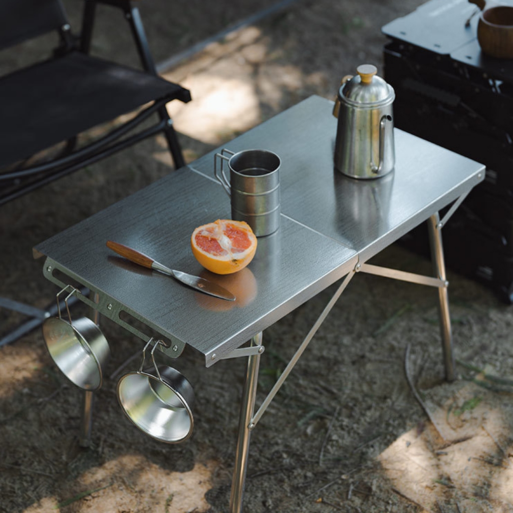 Suyin folding camping table โต๊ะตั้งแคมป์แบบพับได้