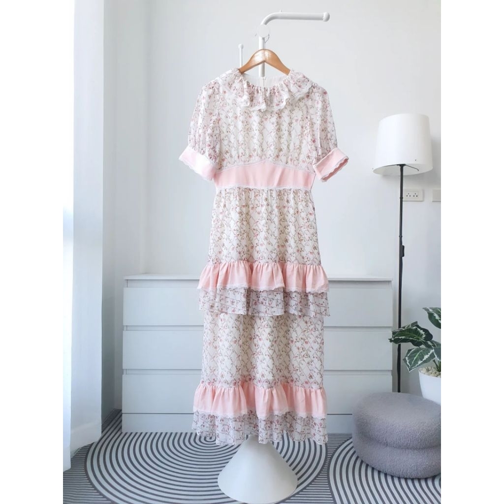 เดรส Mala brand dress (รบกวนอ่านรายละเอียดสินค้าและตัดสินใจก่อนสั่งซื้อ สั่งแล้วห้ามยกเลิกและพร้อมชำ