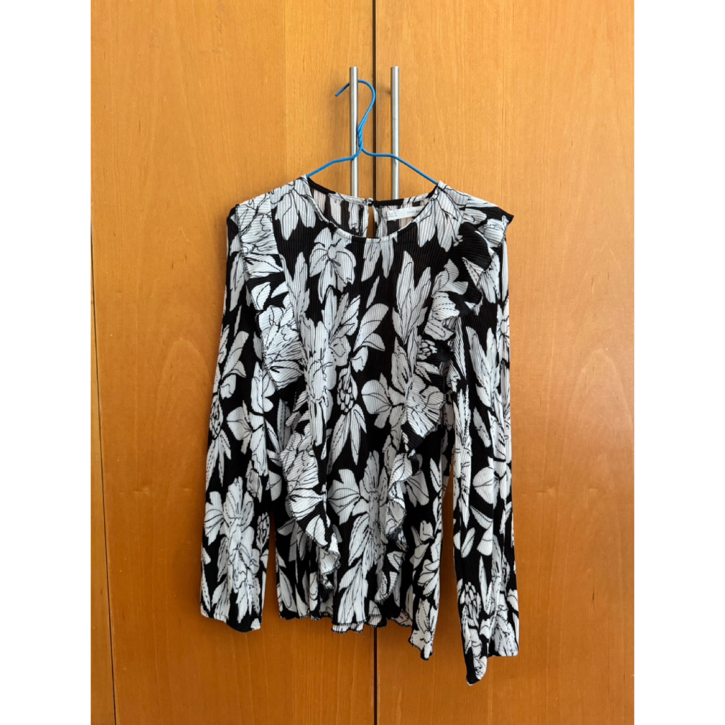 ส่งต่อ เสื้อแขนยาว Sfera Basic