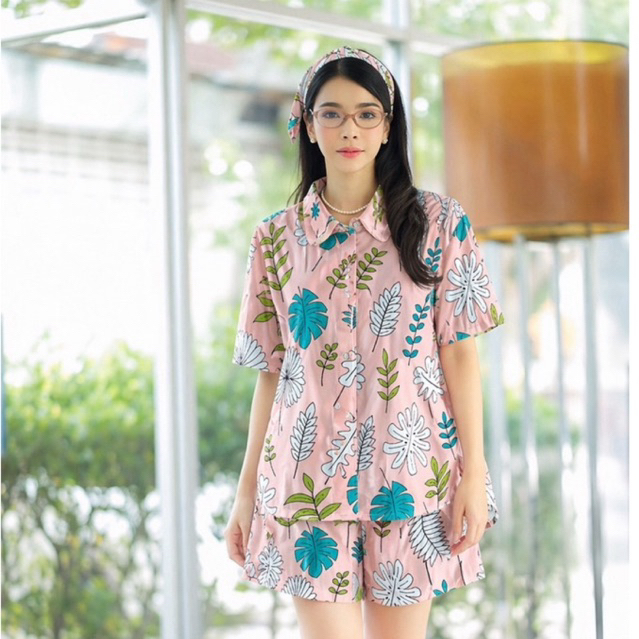 ชุดเช็ทขาสั้น- อก44 ปกกระต่าย แขนตุ๊กตา