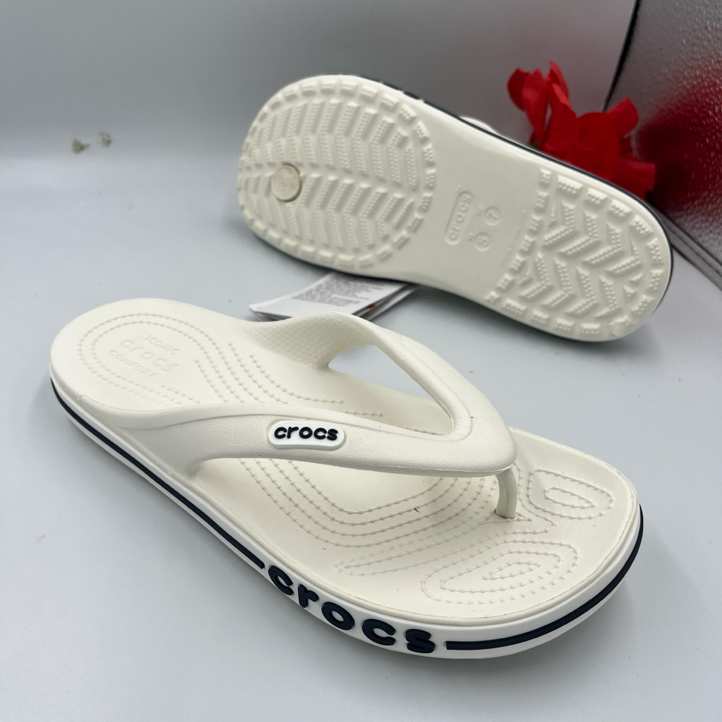 Crocsรองเท้าแตะ แบบลำลอง เบา นิ่ม ใส่ได้ทุกเพศ