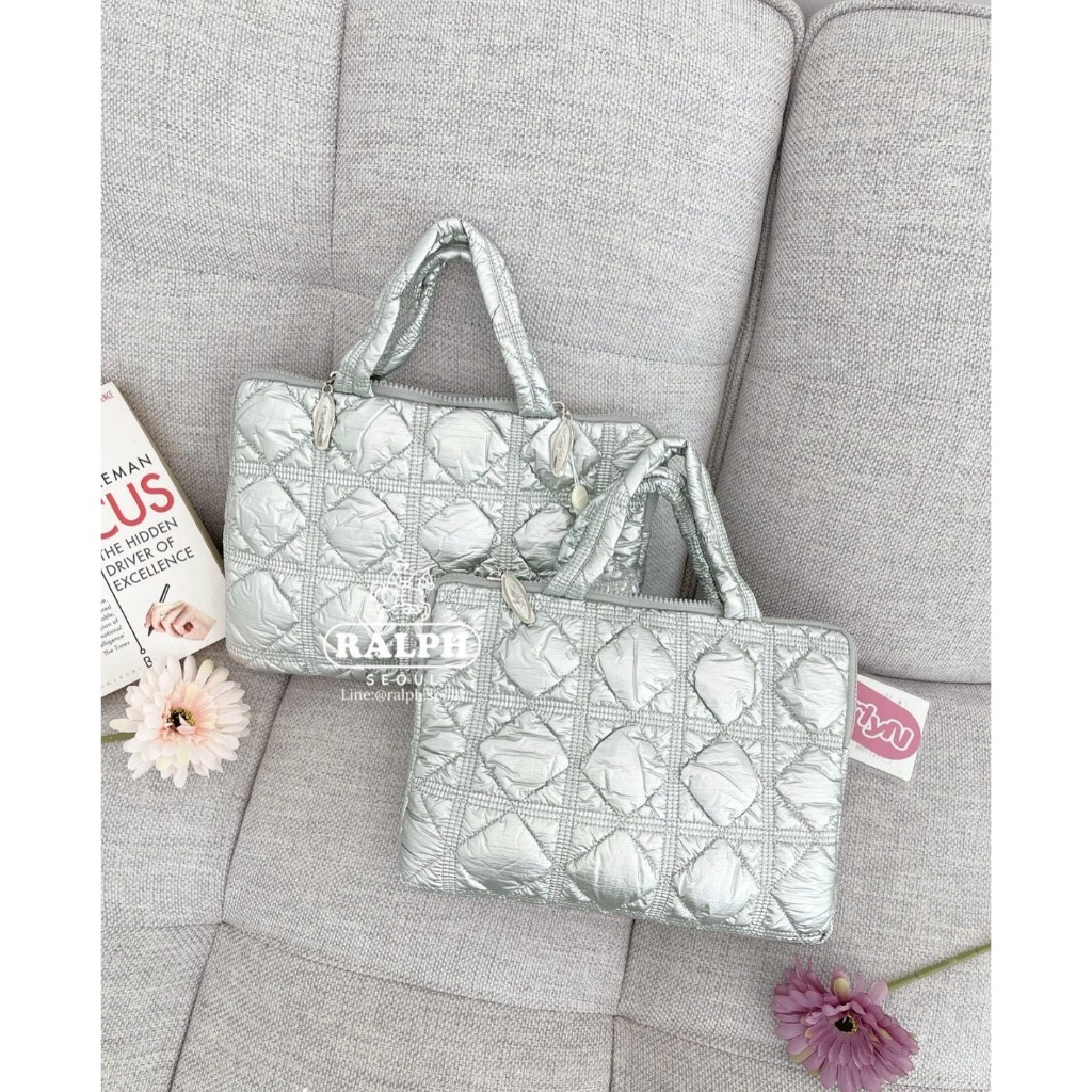 Carlyn Zena Ipad Pouch 11  metallic