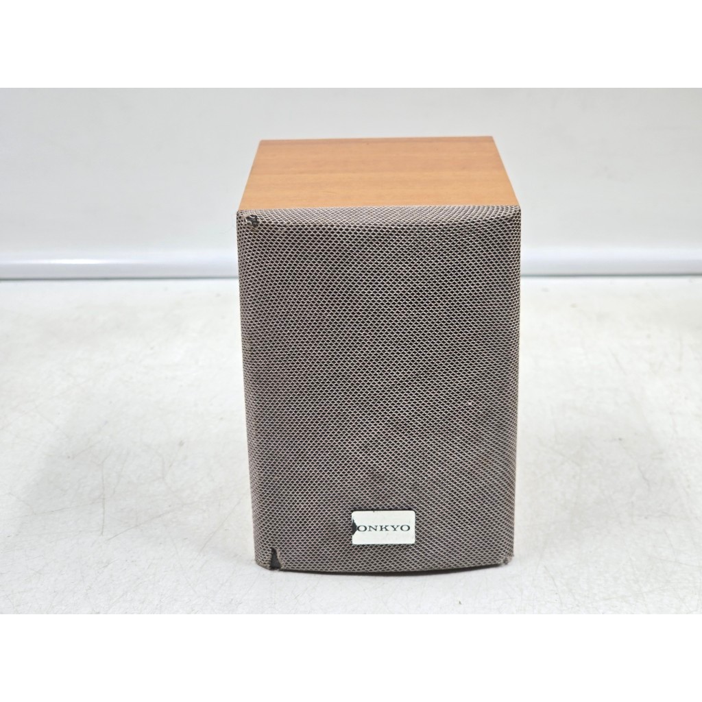 BJ76 ลำโพงญี่ปุ่นมือสอง 1 ลูก (151) ONKYO D-L1X 30W 6 โอห์ม Woofer 2.5 นิ้ว Size ตู้ 8.5x9.5x12CM ฝา