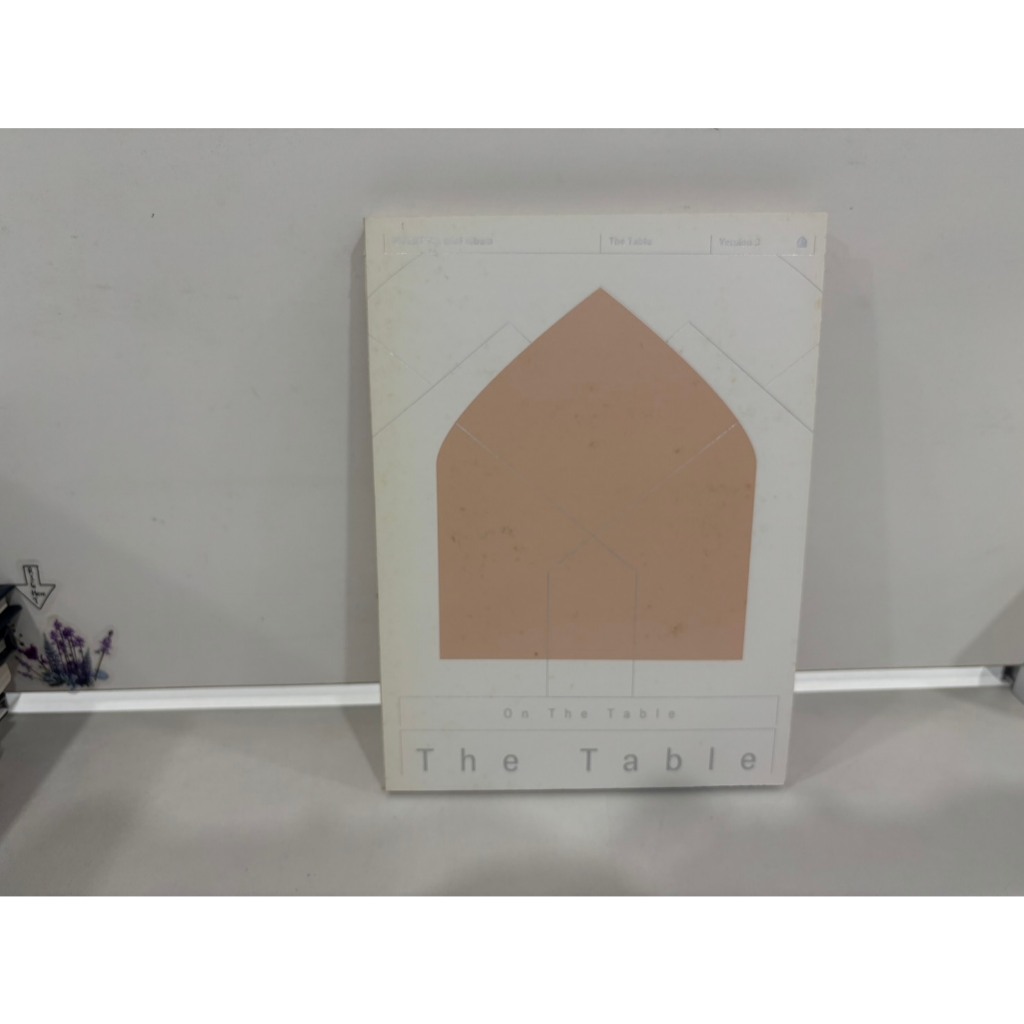 1 CD MUSIC  ซีดีเพลงเกาหลี     NU'EST - 7th Mini [The Table]  VER  3 (F9B9)