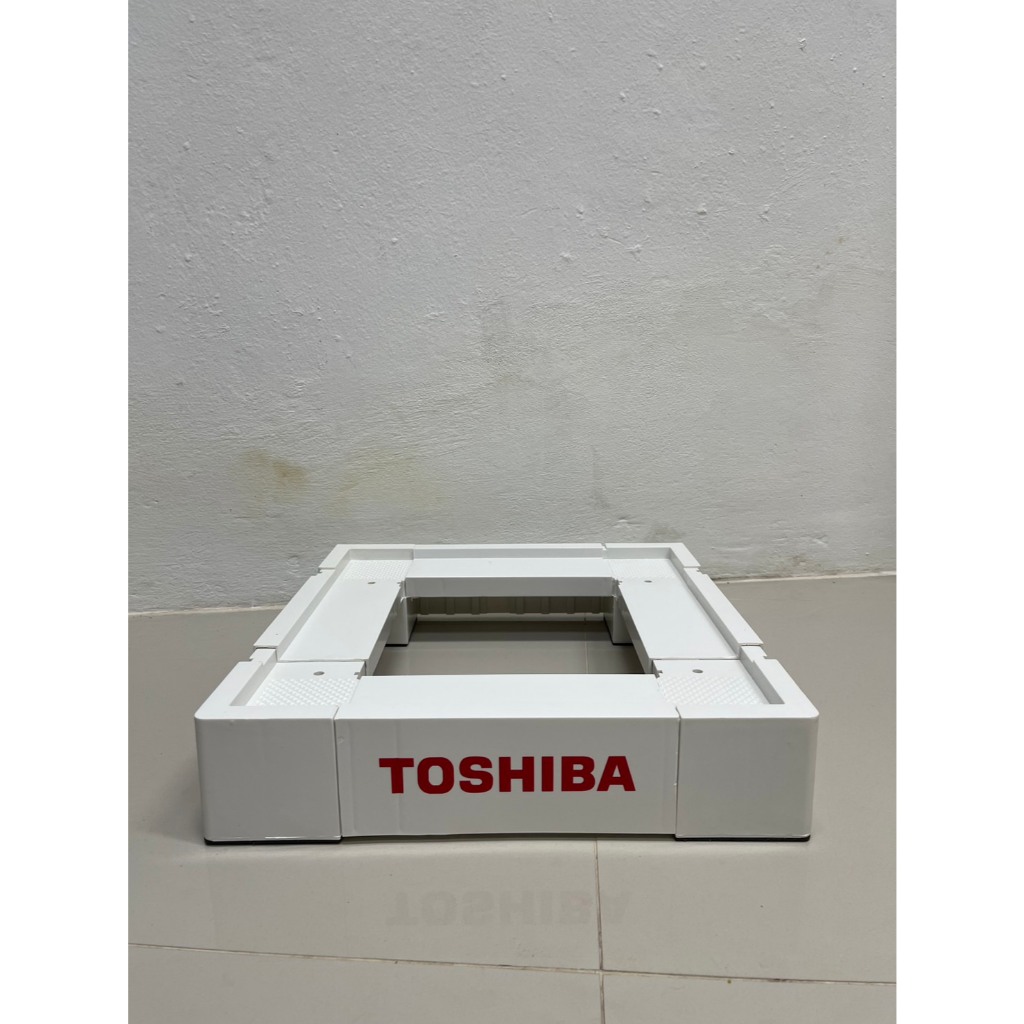 Toshiba ขาตั้งตู้กดน้ำพร้อม แผ่นยางกันไฟดูด standard แข็งแรง ทนทาน 42 x 40 x 9 cm