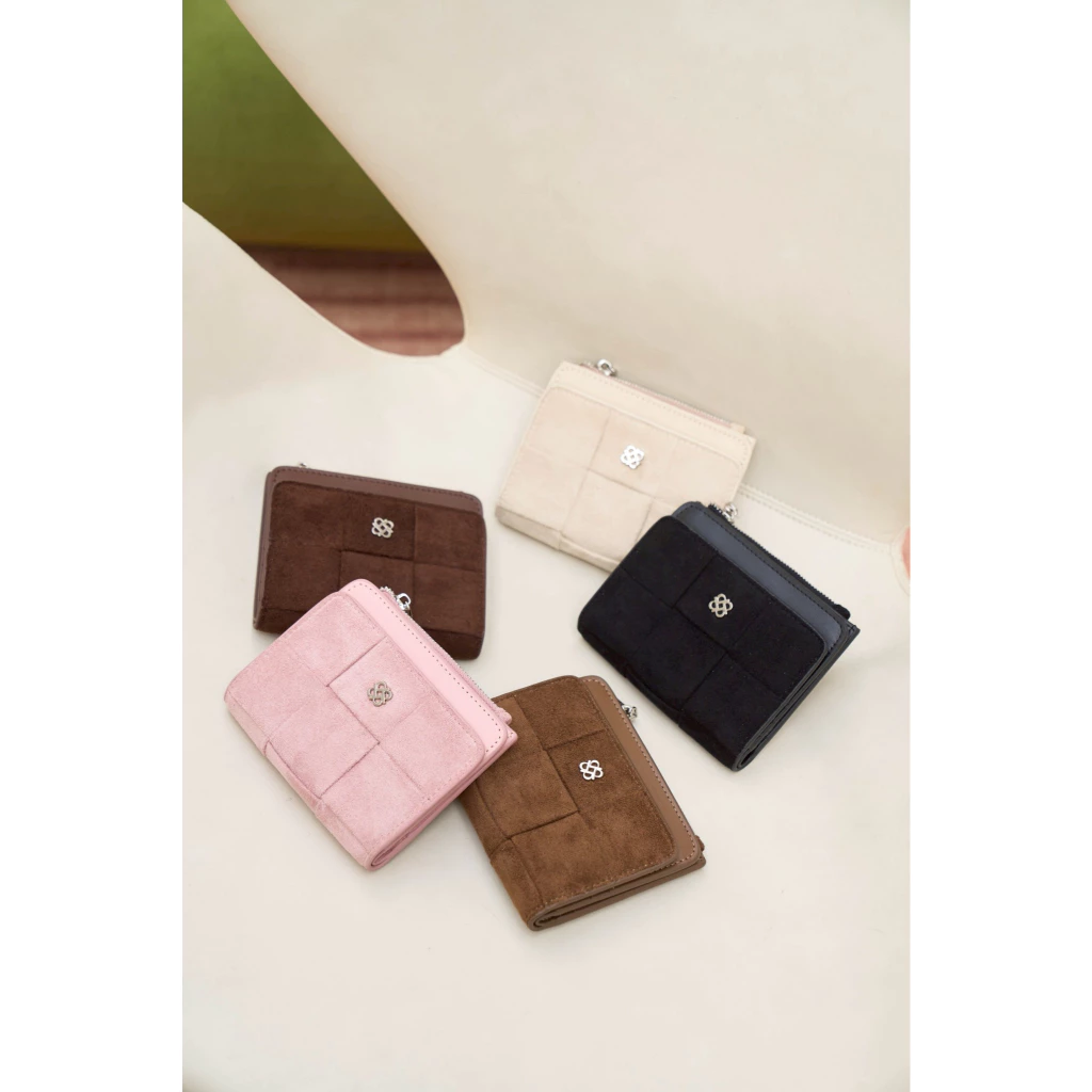 PEROTA “Fluffy Suede Wallet” มาพร้อมกล่อง