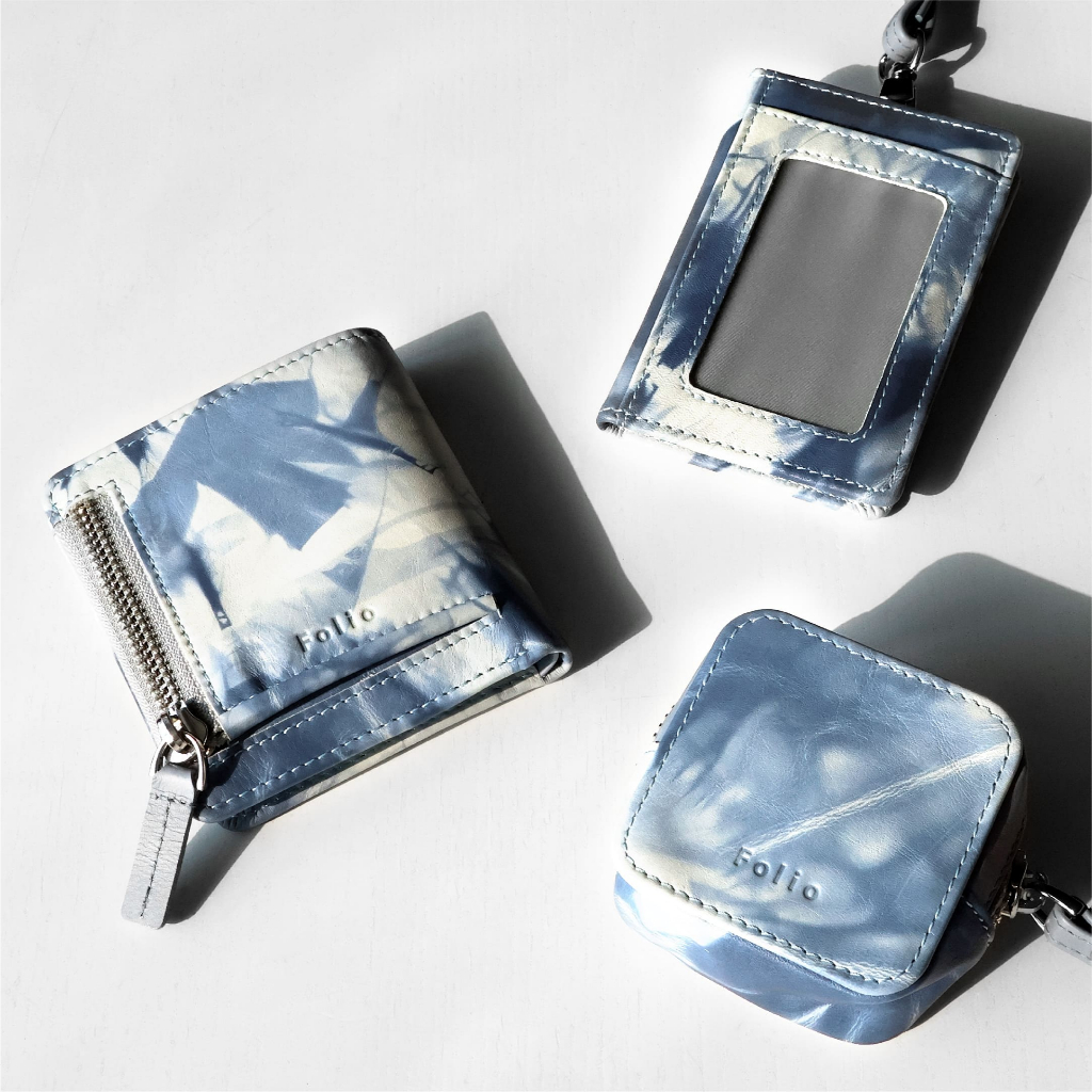 Folio : Bliss Tie-Dye Collection กระเป๋าสตางค์ ที่ใส่บัตร ลายมัดย้อม กระเป๋ามัดย้อม หนังวัวแท้ บริการปั้มชื่อฟรี