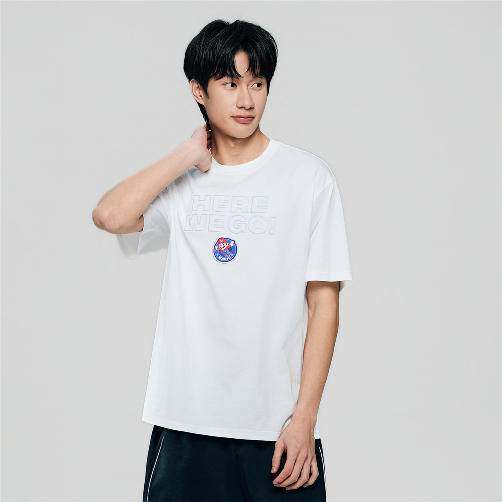 GIORDANO เสื้อยืดผู้ชาย Men's Relax Crewneck Printed Tee (Mario) 01096351
