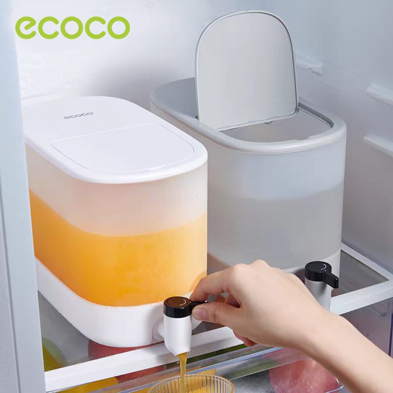 เหยือกน้ำเย็น ecoco ก๊อกน้ำ จุเยอะ ทนร้อน ล้างง่าย ใส่น้ำดื่ม น้ำผลไม้ เก็บตู้เย็นได้ 2 สี