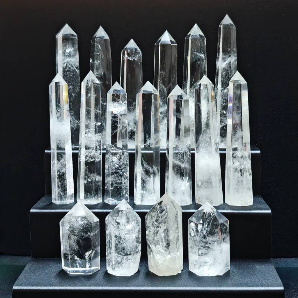 แท่งหินควอตซ์ใส (Clear Quartz) ช่วยเสริมสมาธิ ขับไล่พลังลบ