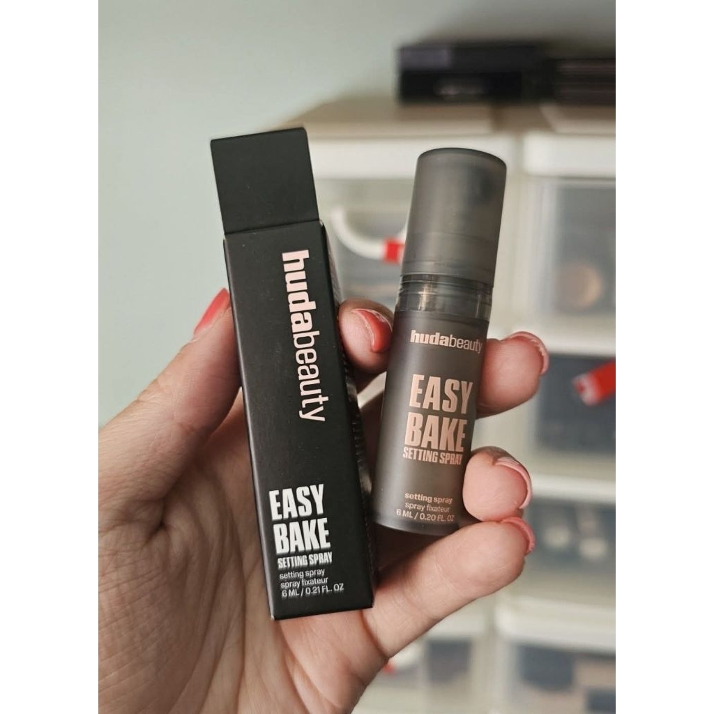 HUDA BEAUTY Mini Easy Bake Blurring Setting Spray with 16-Hour Wear 6 ml