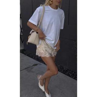 Bacca lace short pants : กางเกงขาสั้นเพิ่มกิมมิคตัดต่อลูกไม้