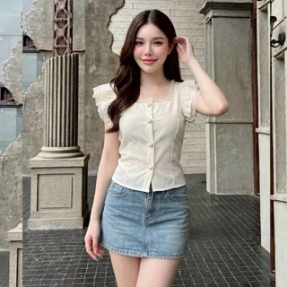 เสื้อแฟชั่นผ้าครัช คอเหลี่ยม แขนระบาย ดีเทลแต่งลูกไม้ กระดุมหน้า สม๊อคหลัง เข้ารูป สไตล์เวียดนาม ใส่แมท LG164