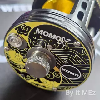 [ ของแท้ ] รอกเบท Weebass MOMO-X V.2 4+1BB เฟรมอลูมิเนียม CNC เฟืองทองเหลือง เบรก 9.5KG จุสายเยอะ