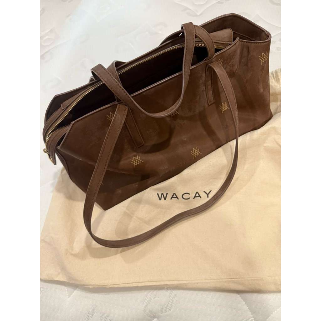 กระเป๋าสะพายสีน้ำตาลที่ถูกต้อง Wacay มือสอง