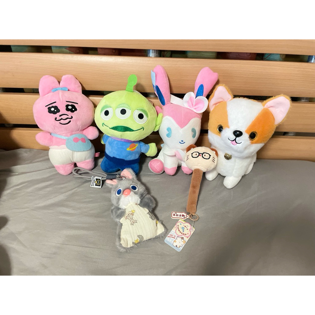 [พร้อมส่ง] ตุ๊กตาตู้คีบ โปเกมอน Sylveon/ เอเลี่ยนกรีนแมน / โอปังจู/ หมา/ พกจแมวแว่น/ ตุ๊กตาคลายกังวล Judy