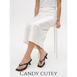 Candy Cutey รองเท้าส้นคีบดีไซน์เรียบหรู ส้นเตี้ย ใส่เดินสบาย ช่วยให้ลุคดูสูงเพรียว แมทช์ง่ายได้ทุกวัน
