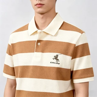 เสื้อโปโลลายทางสำหรับผู้ชาย คอปกสีเบจ ปักโลโก้รูปม้า เหมาะสำหรับสวมใส่ในโอกาสต่างๆ